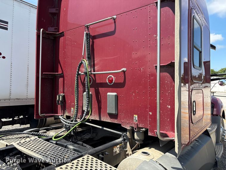 image for item EF1311 2015 Kenworth T680 seed tender trailer