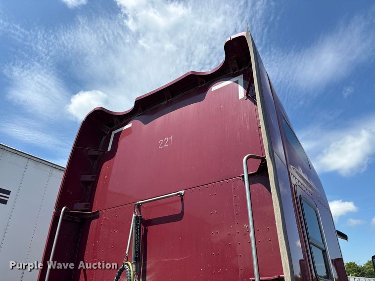 image for item EF1311 2015 Kenworth T680 seed tender trailer