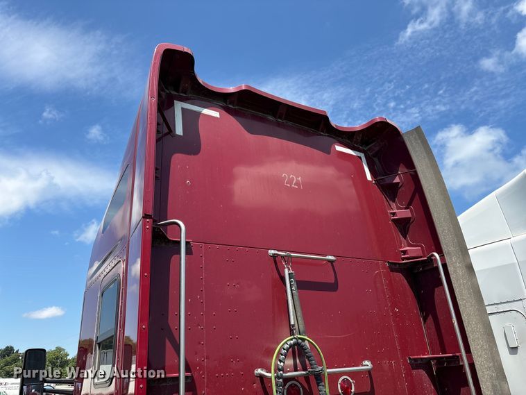 image for item EF1311 2015 Kenworth T680 seed tender trailer