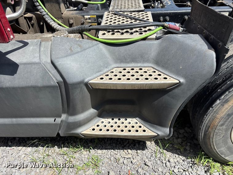 image for item EF1311 2015 Kenworth T680 seed tender trailer