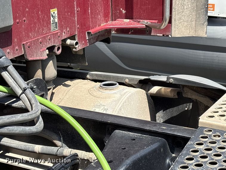 image for item EF1311 2015 Kenworth T680 seed tender trailer