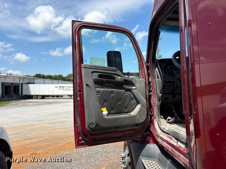 image for item EF1311 2015 Kenworth T680 seed tender trailer