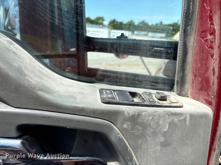 image for item EF1311 2015 Kenworth T680 seed tender trailer