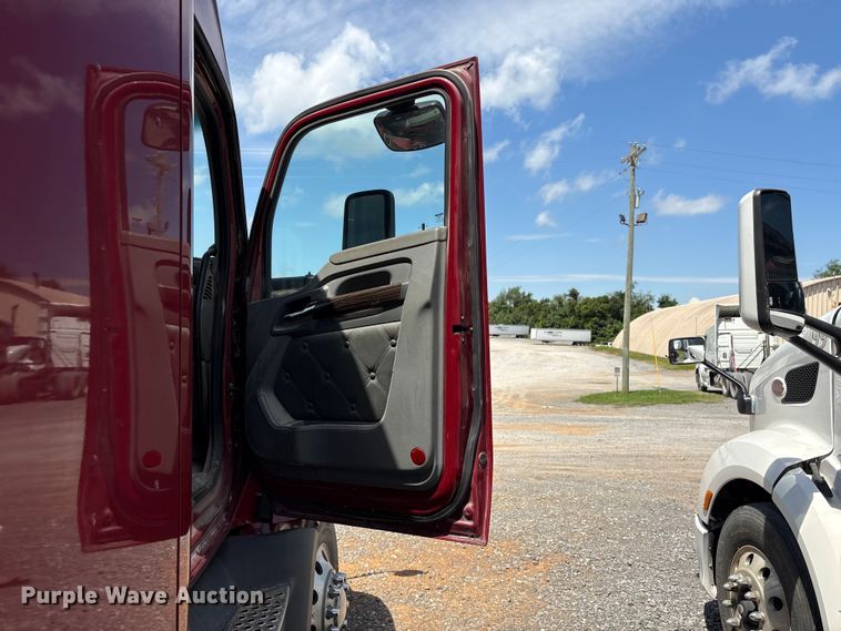 image for item EF1311 2015 Kenworth T680 seed tender trailer