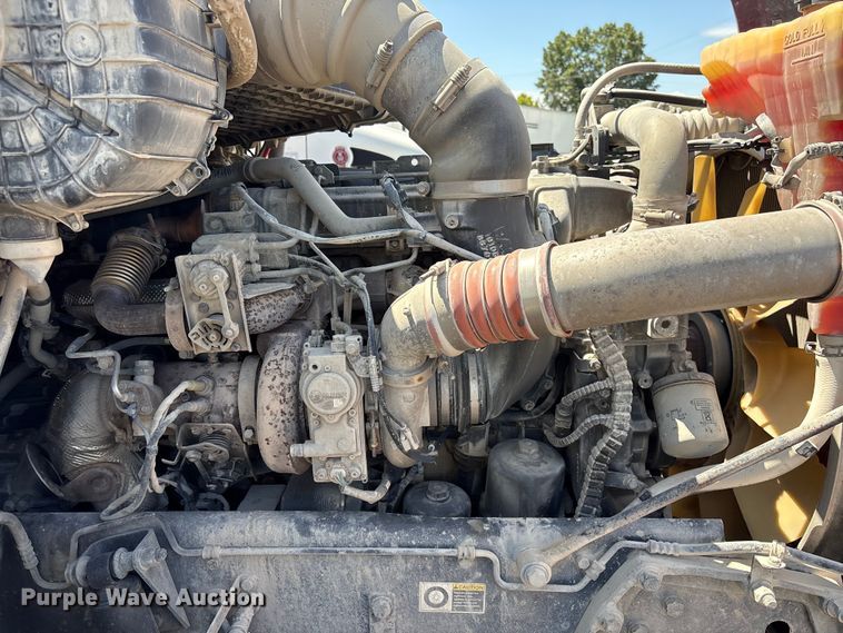 image for item EF1311 2015 Kenworth T680 seed tender trailer