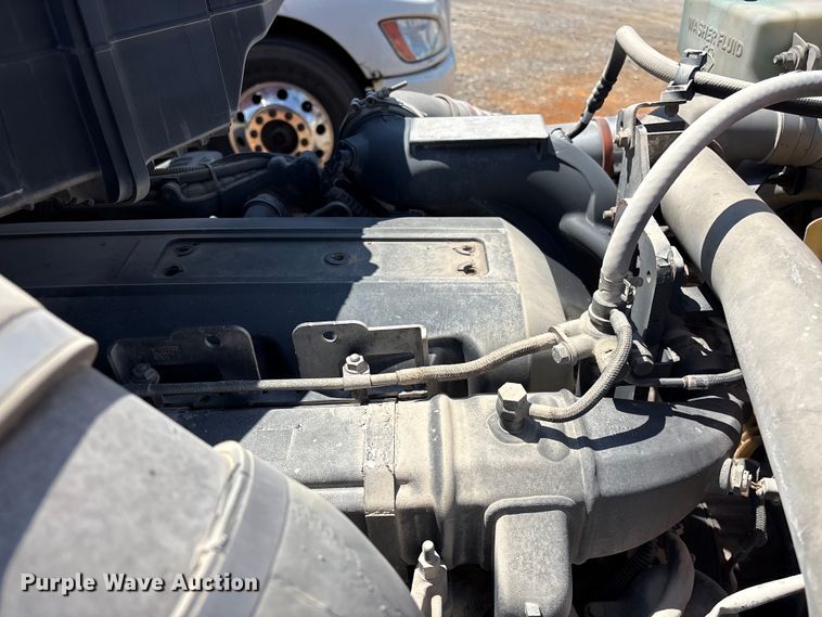 image for item EF1311 2015 Kenworth T680 seed tender trailer