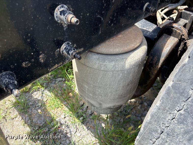 image for item EF1311 2015 Kenworth T680 seed tender trailer
