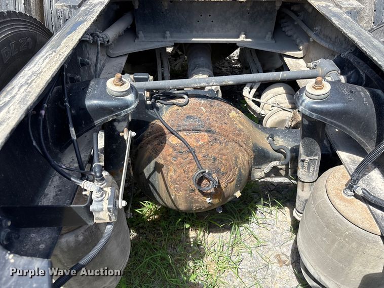 image for item EF1311 2015 Kenworth T680 seed tender trailer
