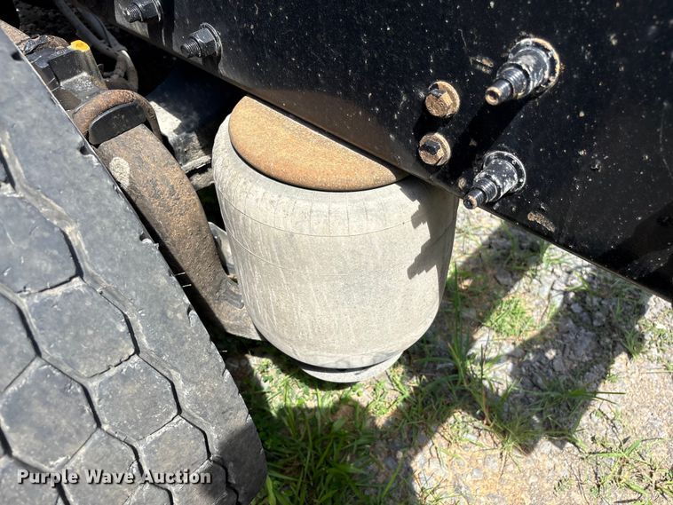 image for item EF1311 2015 Kenworth T680 seed tender trailer