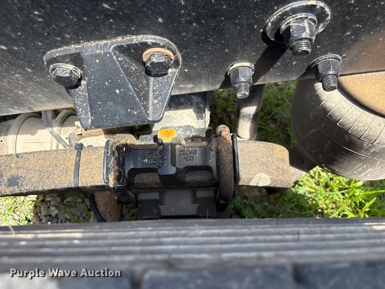 image for item EF1311 2015 Kenworth T680 seed tender trailer