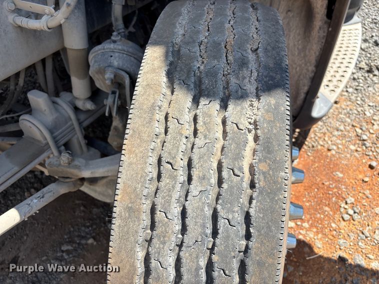 image for item EF1311 2015 Kenworth T680 seed tender trailer