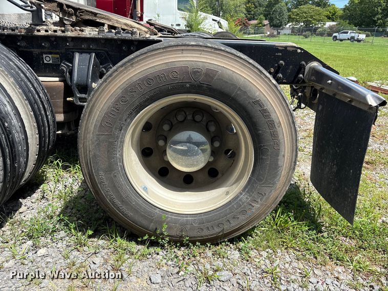 image for item EF1311 2015 Kenworth T680 seed tender trailer