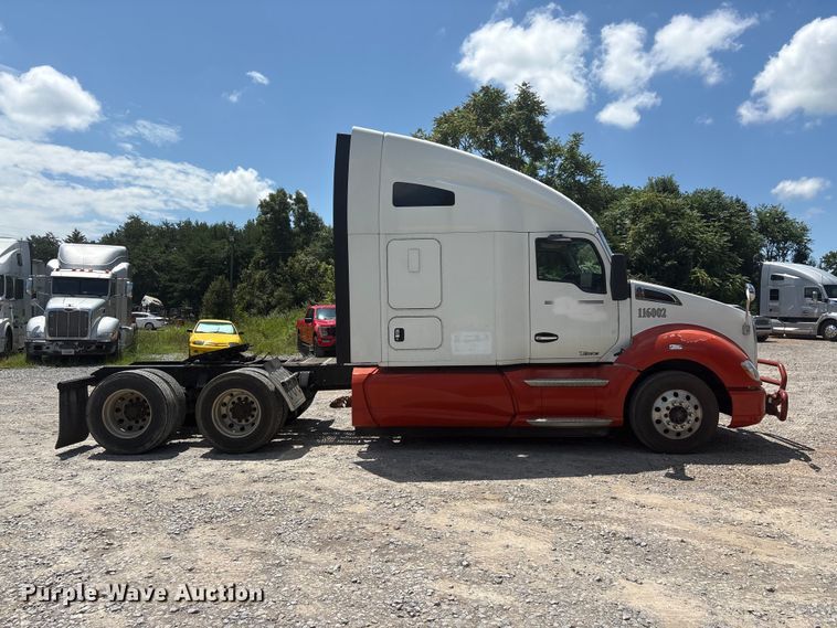 image for item EF1312 2016 Kenworth T680 semi truck
