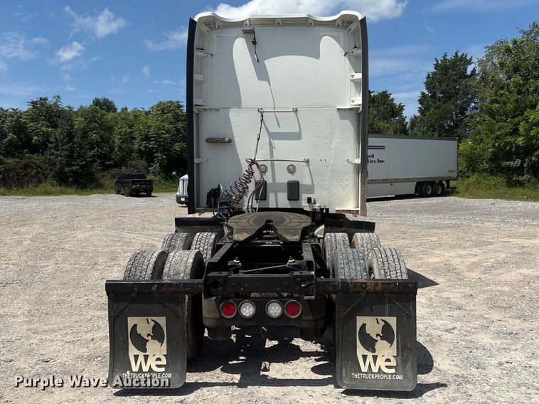 image for item EF1312 2016 Kenworth T680 semi truck