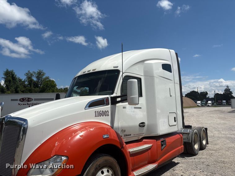 image for item EF1312 2016 Kenworth T680 semi truck