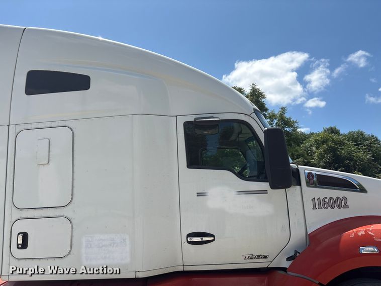 image for item EF1312 2016 Kenworth T680 semi truck