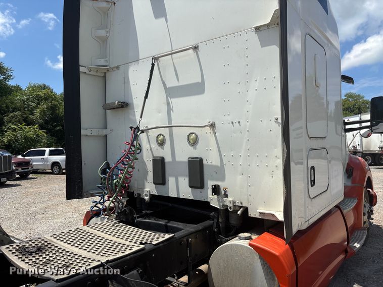 image for item EF1312 2016 Kenworth T680 semi truck
