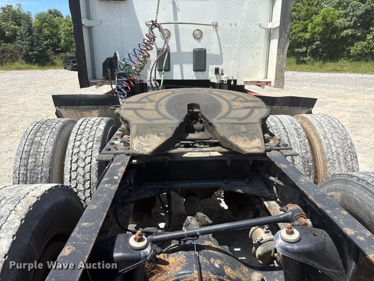 image for item EF1312 2016 Kenworth T680 semi truck