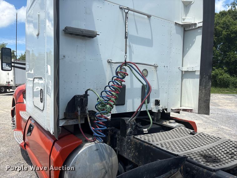 image for item EF1312 2016 Kenworth T680 semi truck