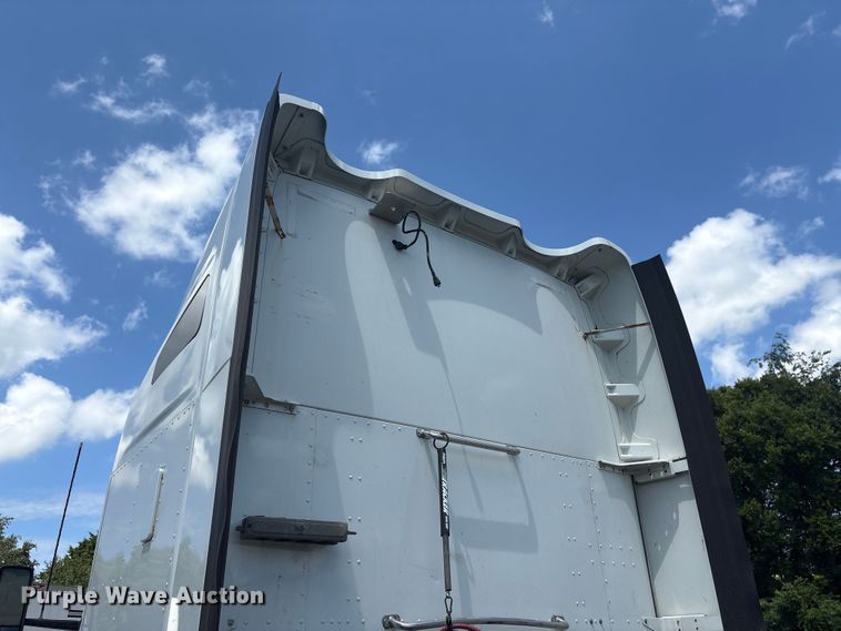 image for item EF1312 2016 Kenworth T680 semi truck