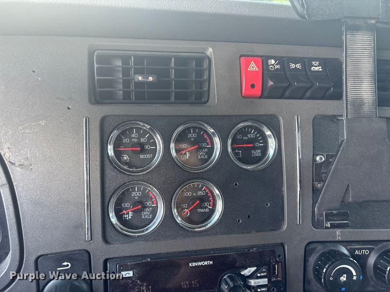image for item EF1312 2016 Kenworth T680 semi truck