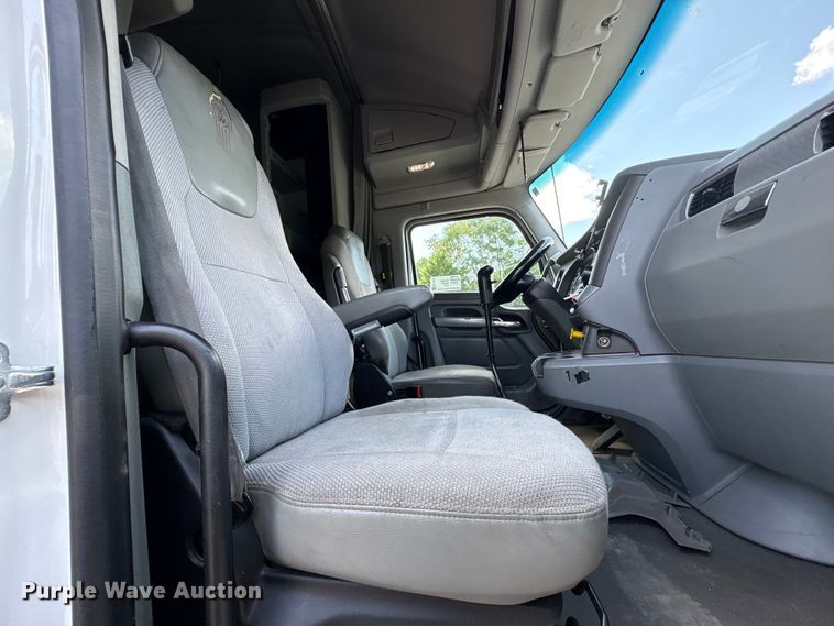 image for item EF1312 2016 Kenworth T680 semi truck