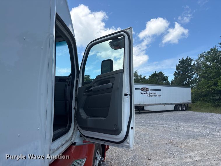 image for item EF1312 2016 Kenworth T680 semi truck