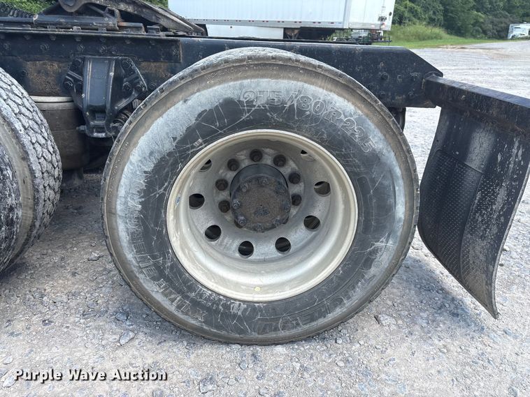 image for item EF1312 2016 Kenworth T680 semi truck