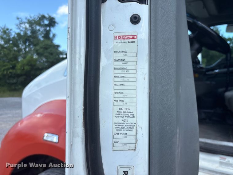 image for item EF1312 2016 Kenworth T680 semi truck