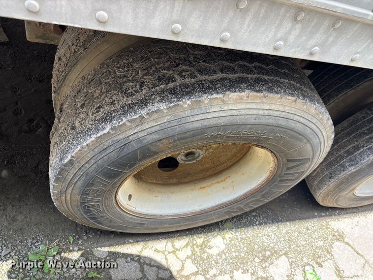 image for item EF1313 2000 Dorsey Trailers dry van trailer