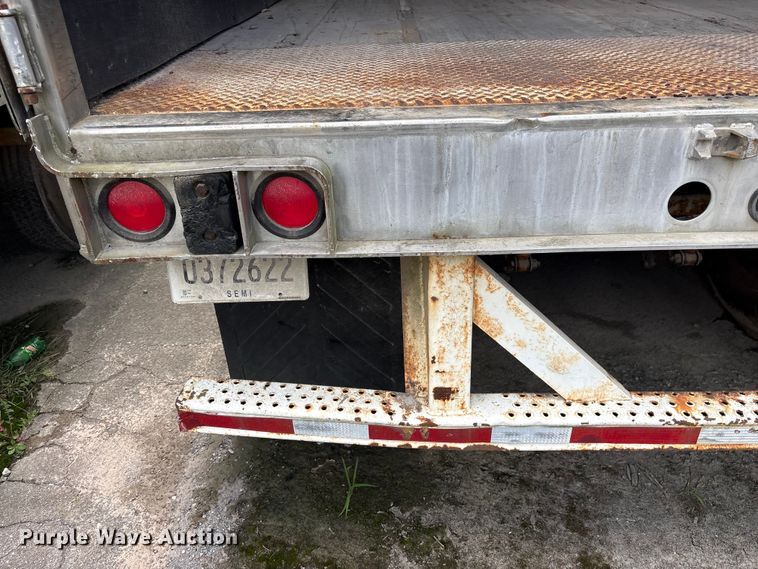 image for item EF1314 1999 Utility Trailer Manufacturer dry van trailer