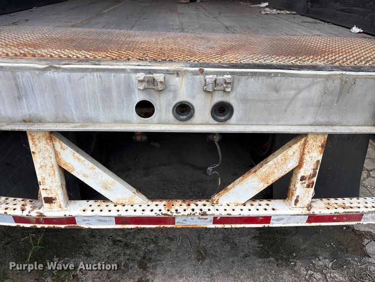 image for item EF1314 1999 Utility Trailer Manufacturer dry van trailer