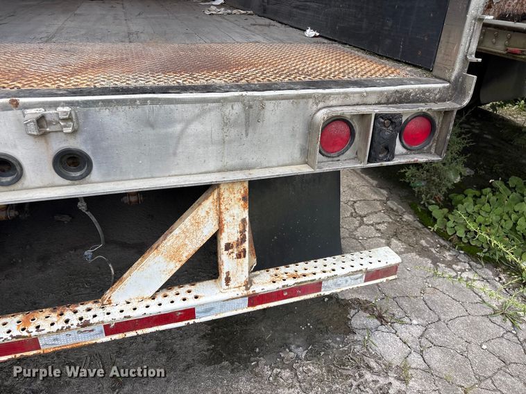 image for item EF1314 1999 Utility Trailer Manufacturer dry van trailer