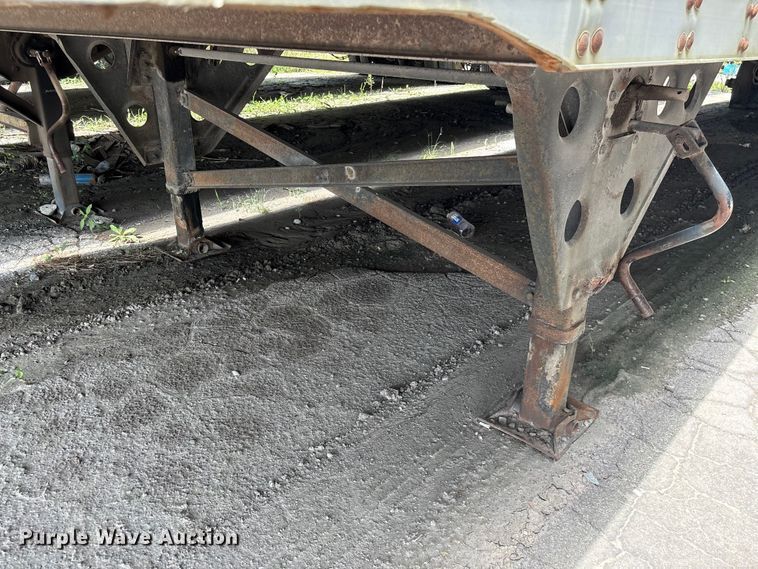image for item EF1314 1999 Utility Trailer Manufacturer dry van trailer