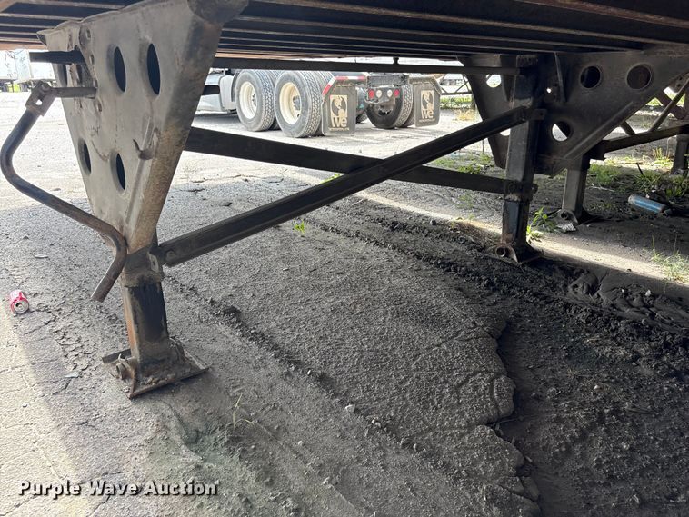 image for item EF1314 1999 Utility Trailer Manufacturer dry van trailer