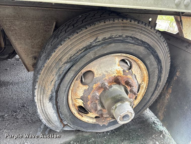 image for item EF1314 1999 Utility Trailer Manufacturer dry van trailer