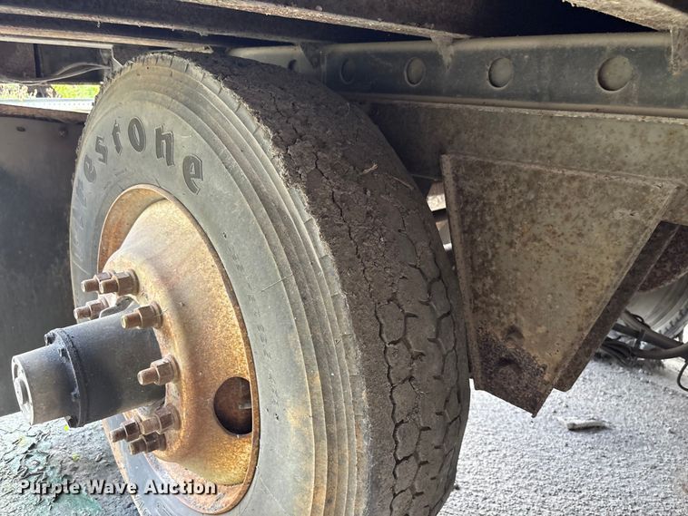 image for item EF1314 1999 Utility Trailer Manufacturer dry van trailer