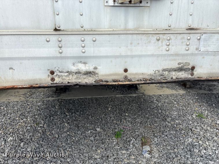 image for item EF1318 1999 Trailer Mobile dry van trailer
