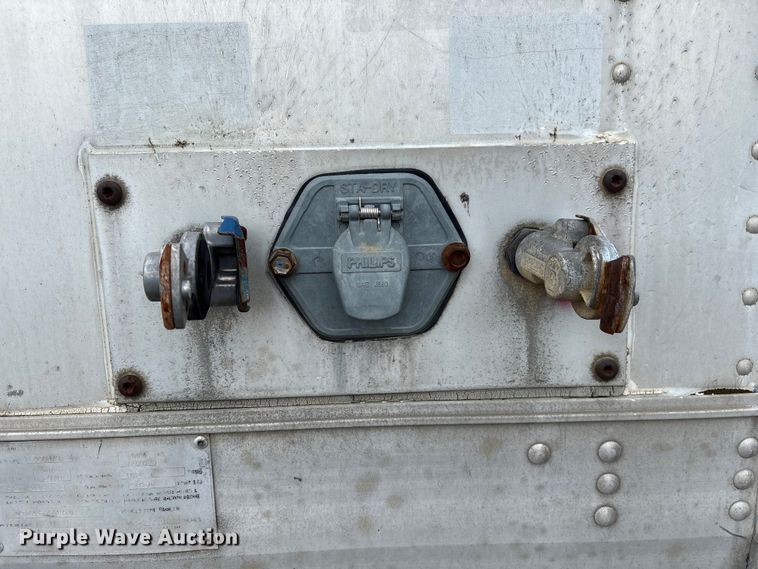 image for item EF1318 1999 Trailer Mobile dry van trailer