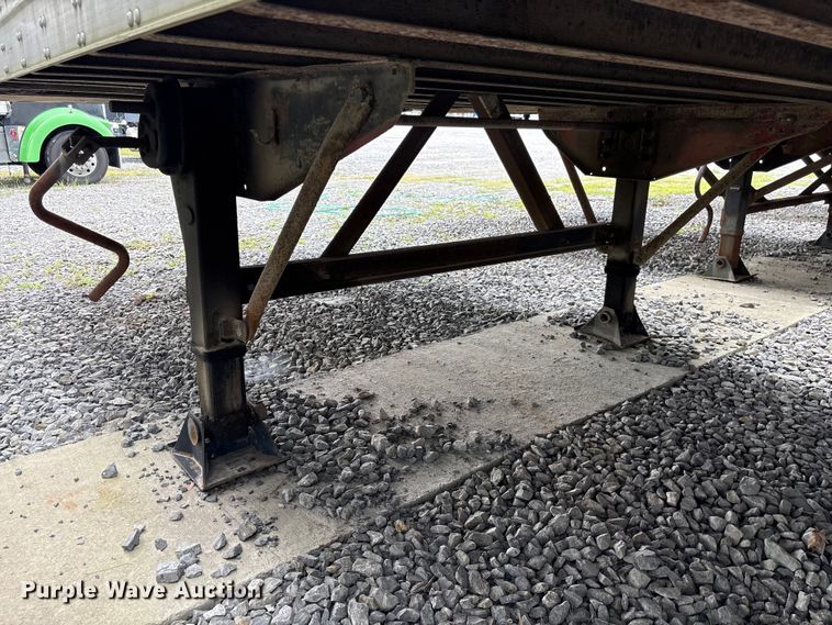 image for item EF1318 1999 Trailer Mobile dry van trailer