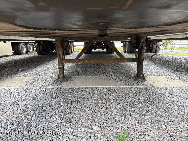 image for item EF1318 1999 Trailer Mobile dry van trailer
