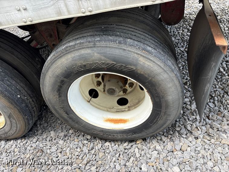 image for item EF1318 1999 Trailer Mobile dry van trailer