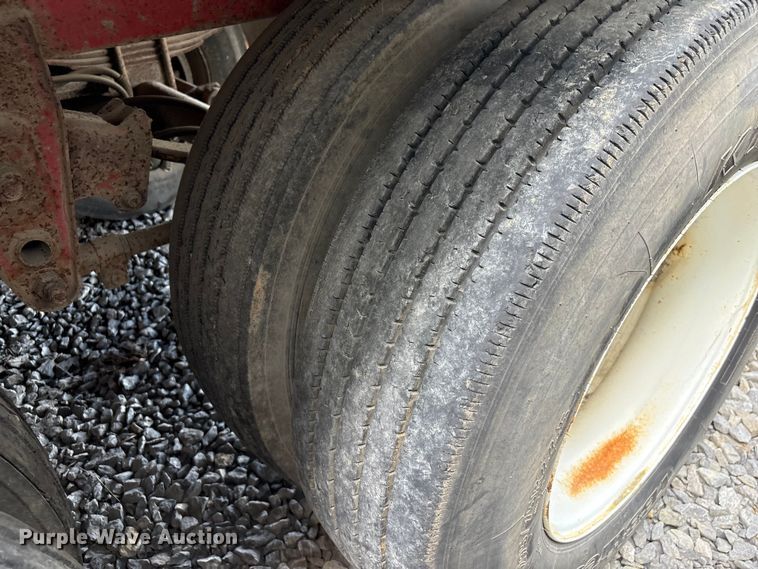 image for item EF1318 1999 Trailer Mobile dry van trailer