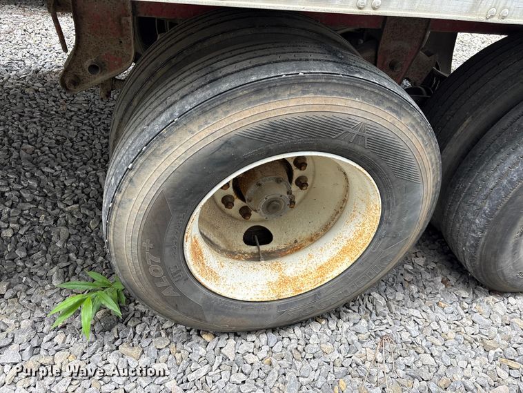 image for item EF1318 1999 Trailer Mobile dry van trailer
