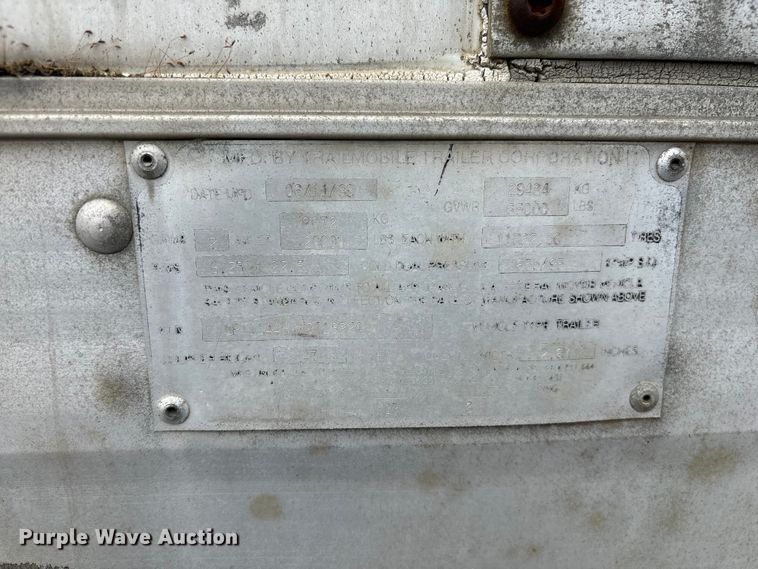 image for item EF1318 1999 Trailer Mobile dry van trailer