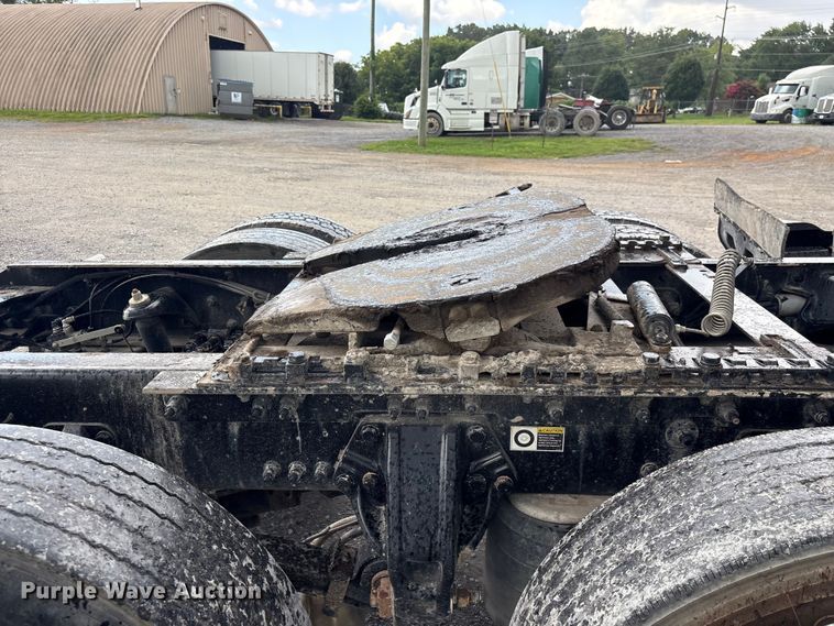 image for item EF1319 2015 Kenworth T680 semi truck