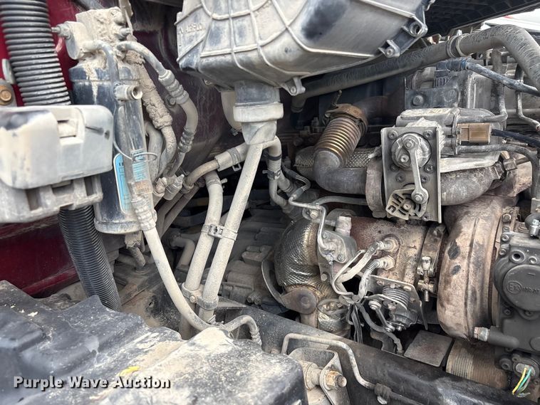 image for item EF1319 2015 Kenworth T680 semi truck