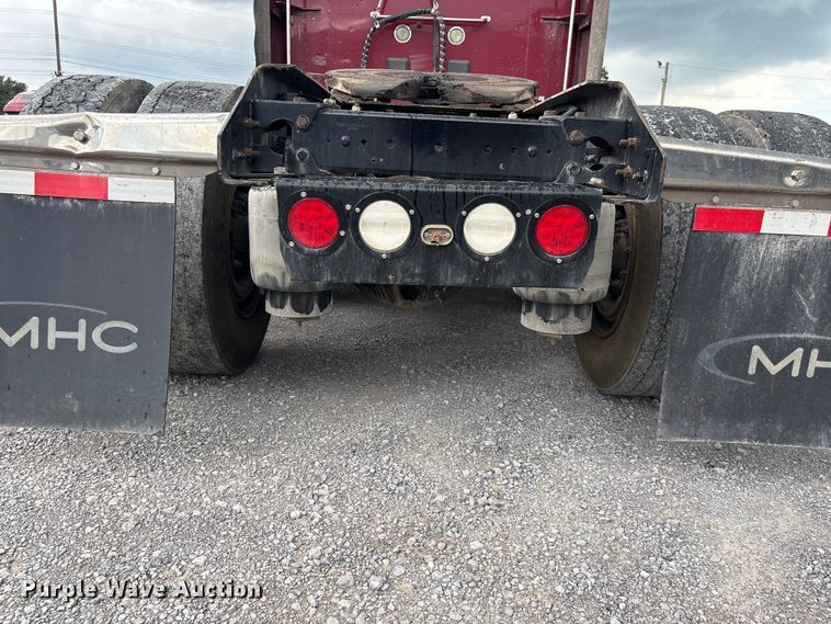 image for item EF1319 2015 Kenworth T680 semi truck