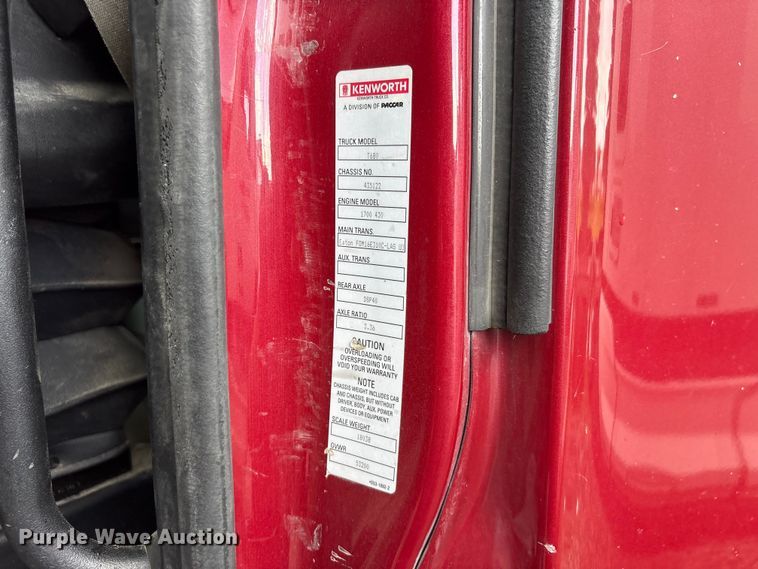 image for item EF1319 2015 Kenworth T680 semi truck