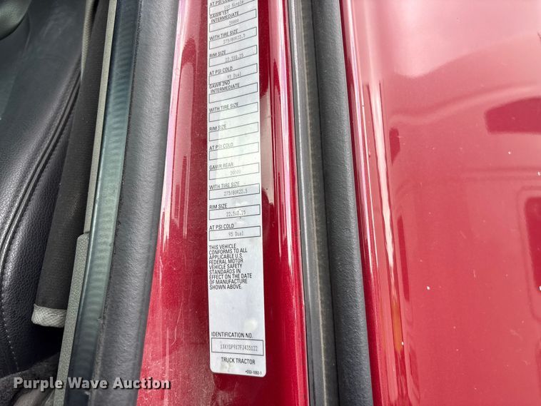 image for item EF1319 2015 Kenworth T680 semi truck